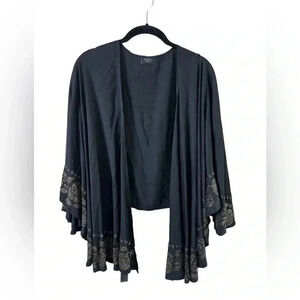 Elizabeth Gillet Kimono - One Size with flowy floral sleeves